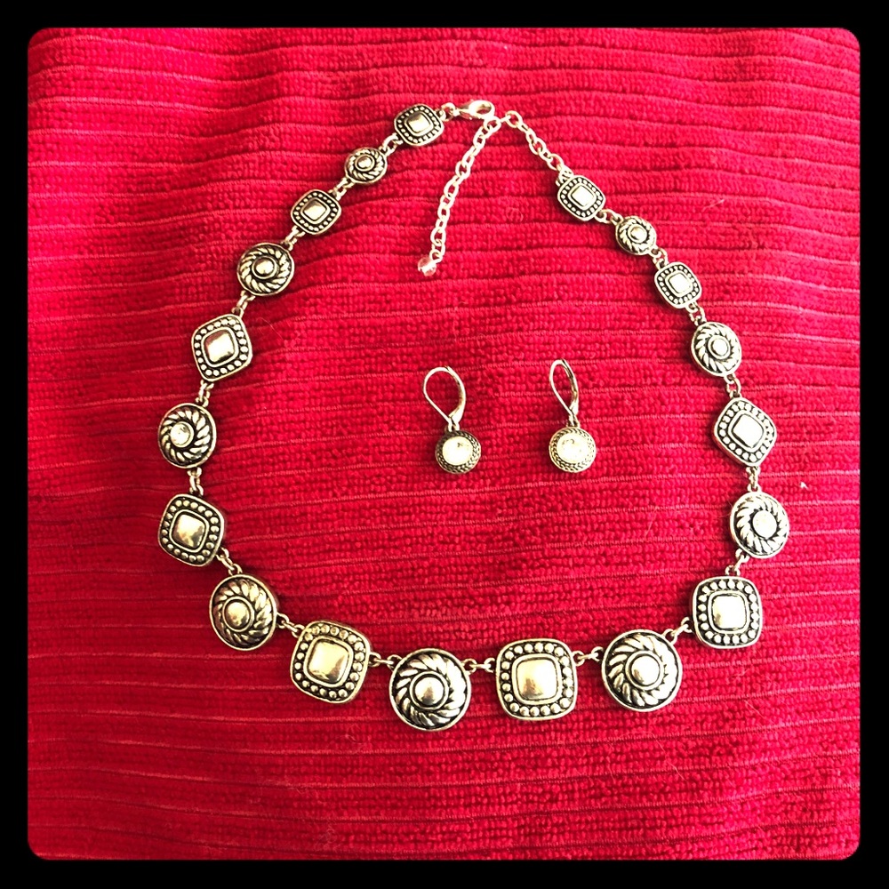 💎 Lovely silver & crystal necklace and earrings❤️